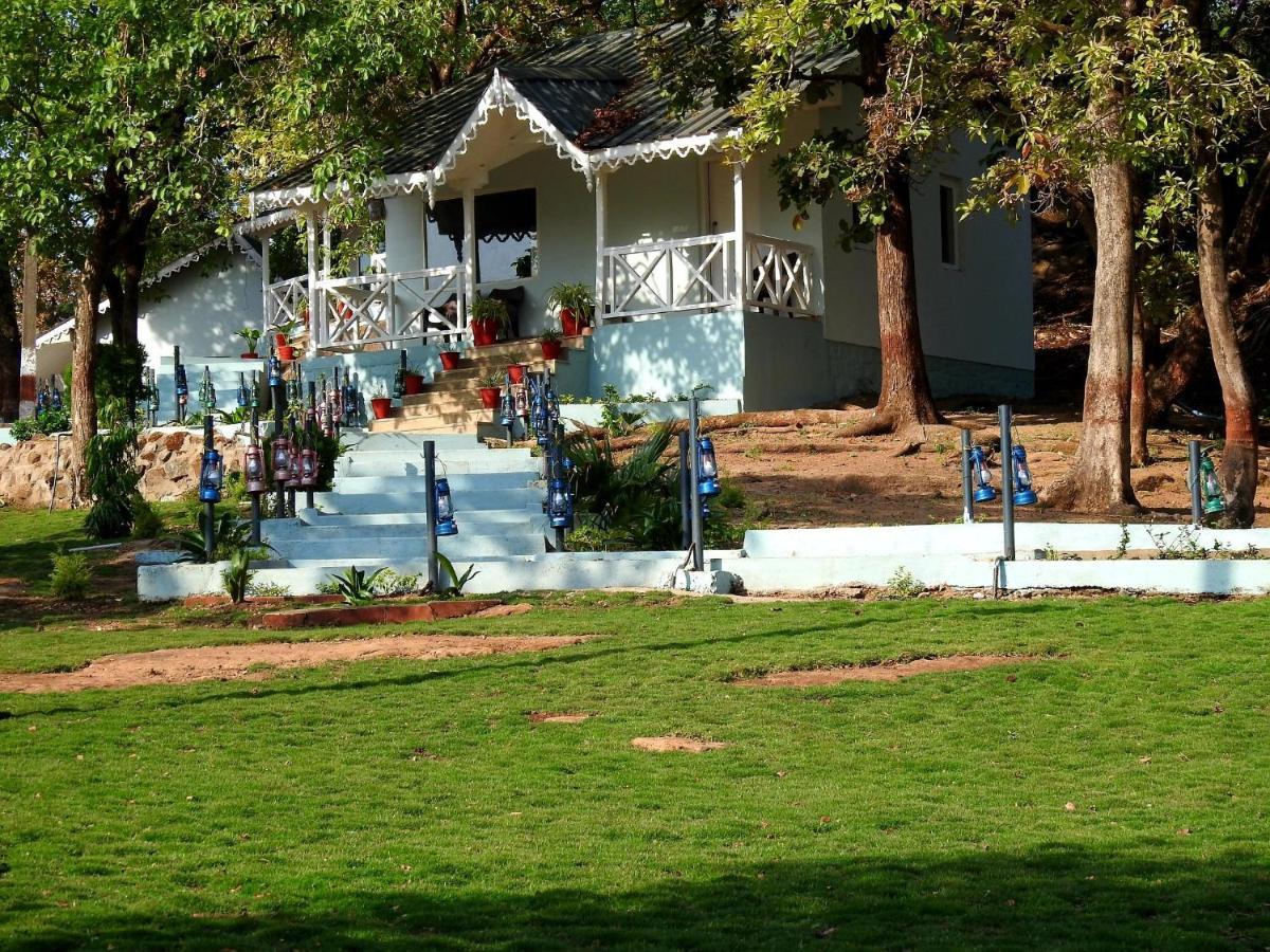 Greendale Resort Pachmarhī Buitenkant foto